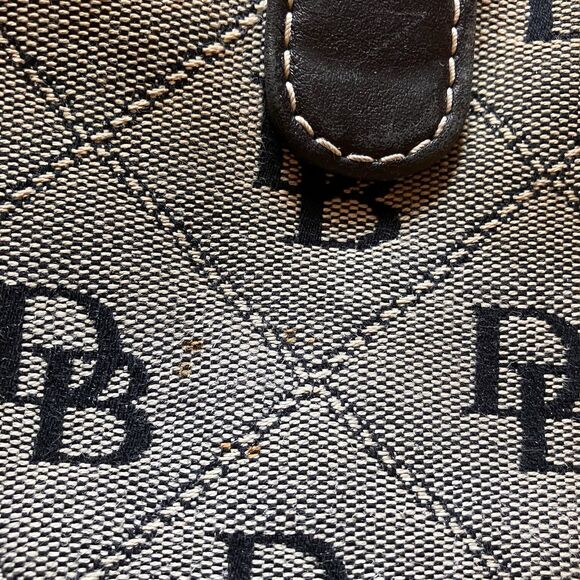 Dooney & Bourke Maxi Quilt Logo Lock Sack Shoulder Bag Black & Gray - Picture 3 of 11